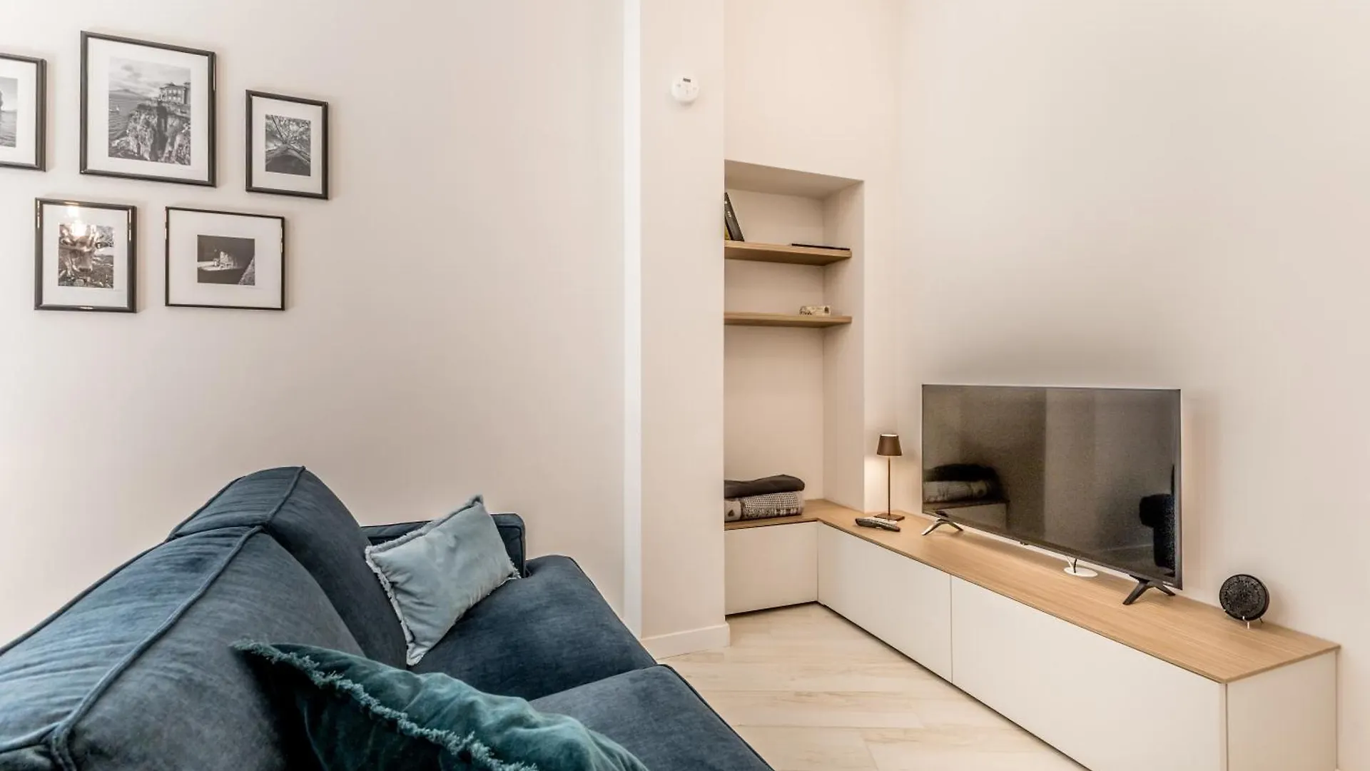 Dacia Delight Apartment Rome 0*,  Italy